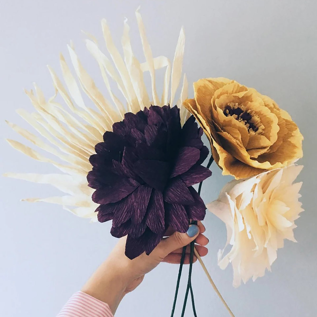 Paper Flower Grand Dahlia Sand